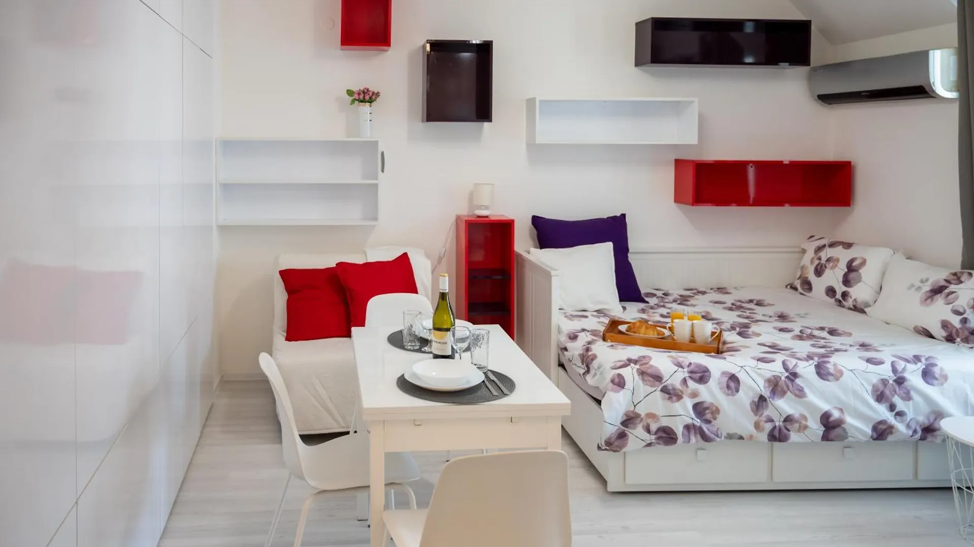 Ferienwohnung Colorful Studio With Balcony - Free Parking Sofia