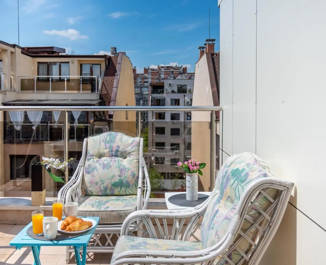Ferienwohnung Colorful Studio With Balcony - Free Parking Sofia Apartment
