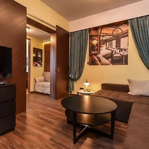  Appartamento Palace Of Culture 2-bedroom Retreat On Skobelev Blvd
