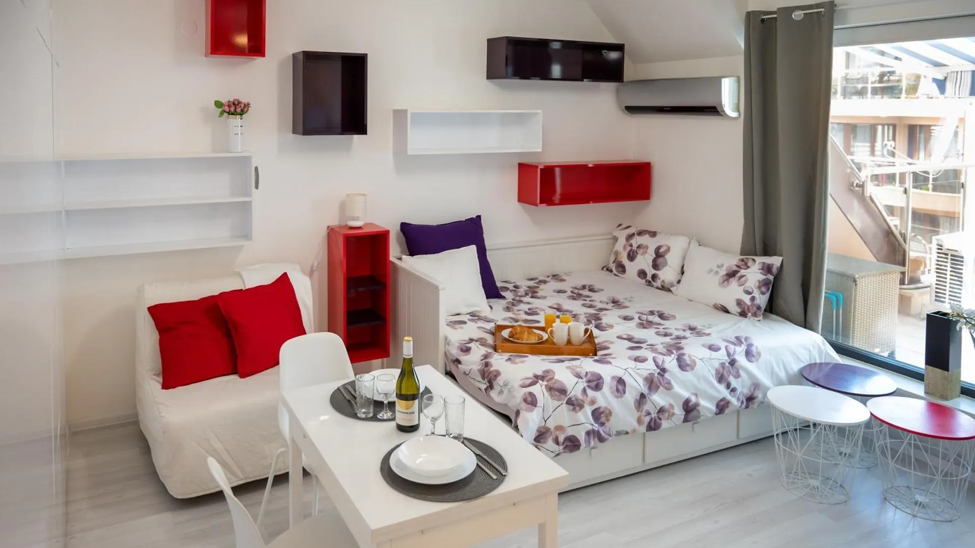 Colorful Studio With Balcony - Free Parking Apartment Sofia